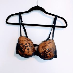 Stella McCartney lace bra size 32DD.  The strap is separating as shown